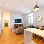 Bairro Alto Bright With Ac Elevator * Лісабон
